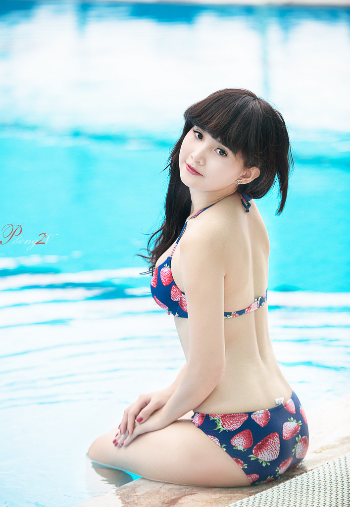亚洲伊人久久精品影院一美女洗澡